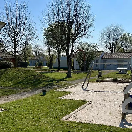 19 - Le Faucon - Village * Mache